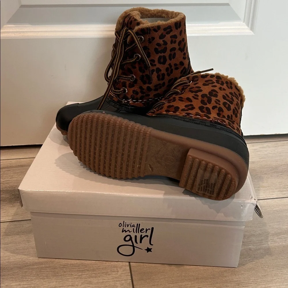 Olivia Miller Girl! Girls leopard print snow rain faux fur lined boots size 13